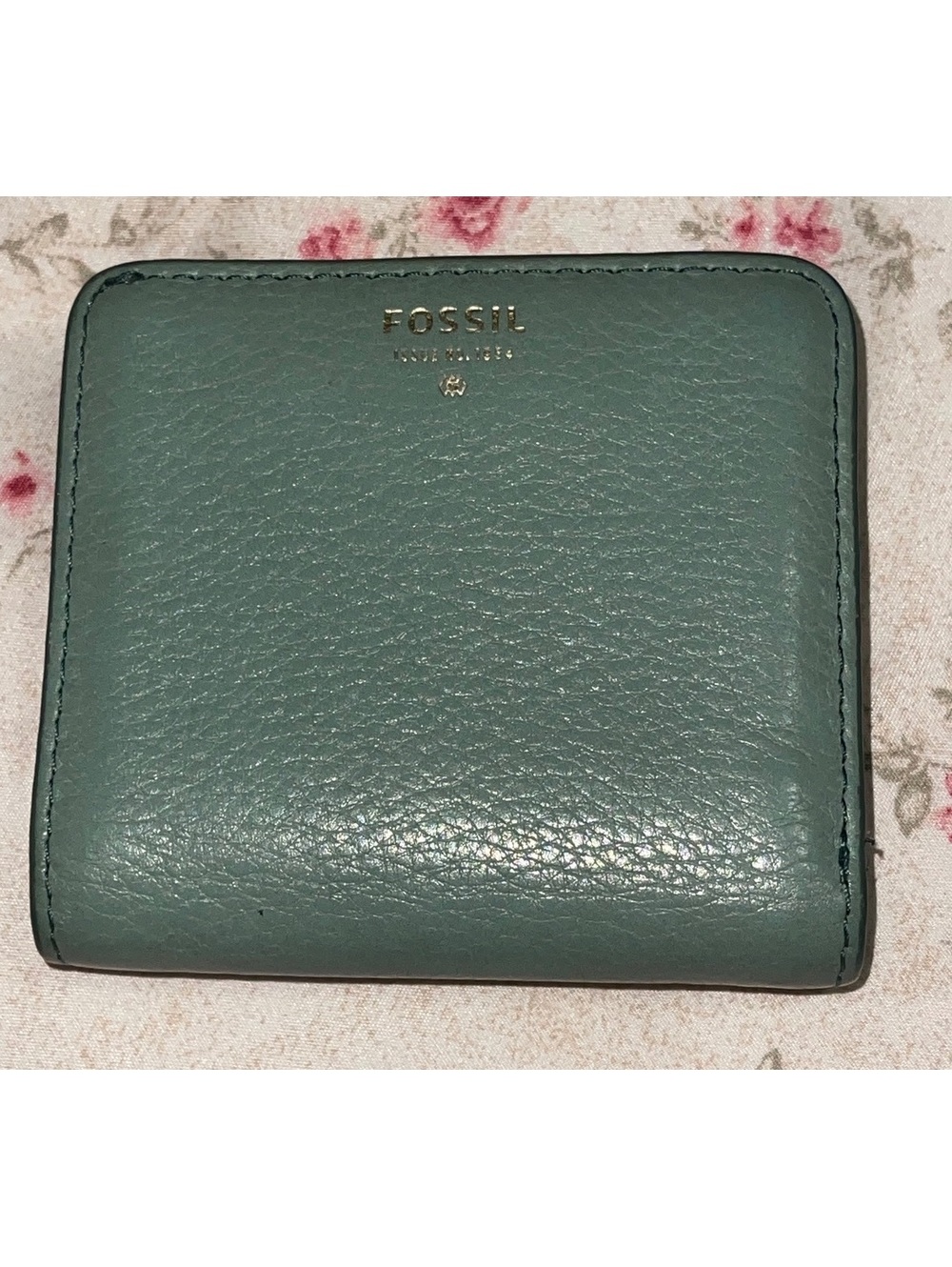 Vintage Fossil Sage Green Leather Bifold Wallet